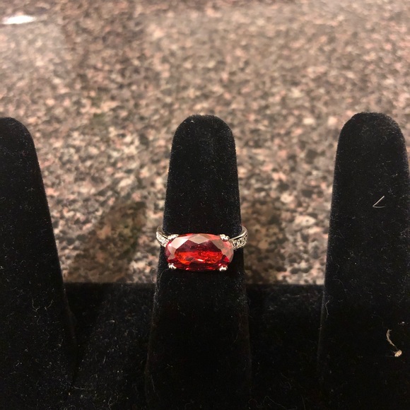 Sterling Silver Ring with red stone - Picture 6 of 9